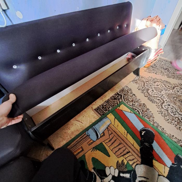 Угловой кухонный диван