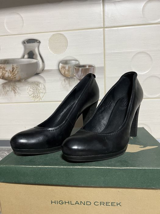 Pantofi cu toc din piele