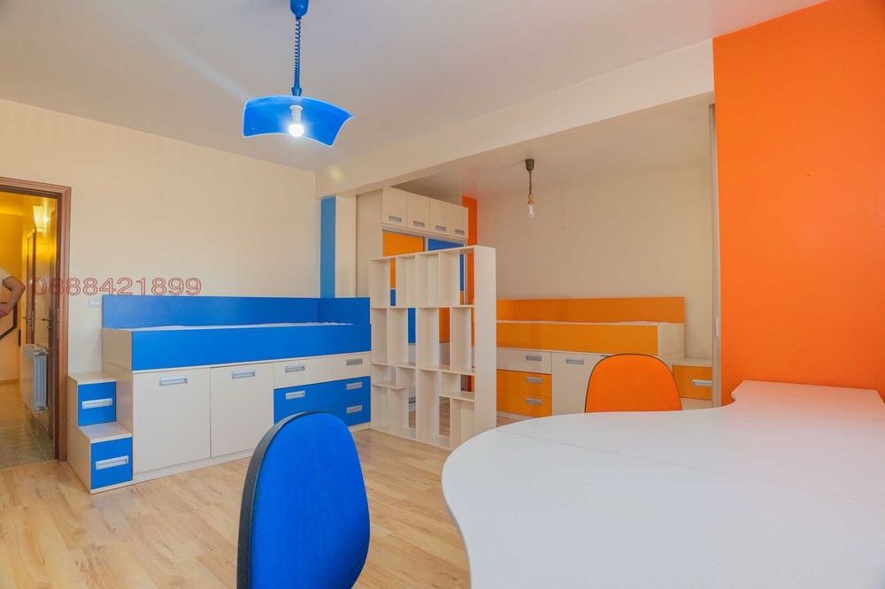 Продава се Тристаен апартамент в Добрич, Център - 136 кв.м за 1081 €/кв.м - Снимка #4