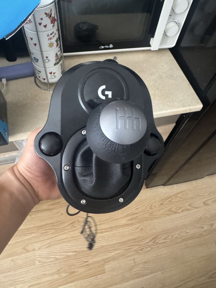 Волан с педали и шифтър logitech G920