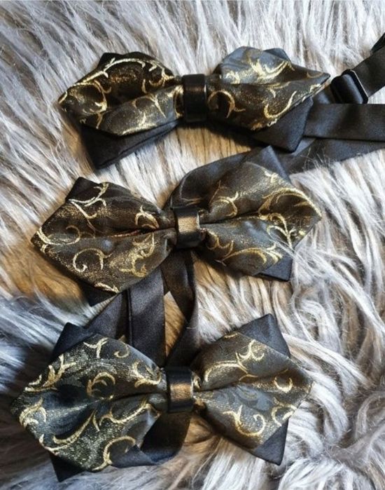 Papioane negre cu insertii aurii