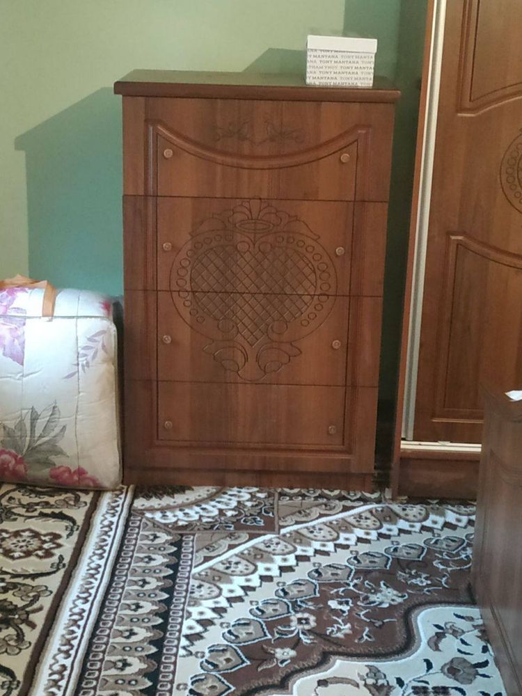 Mebel komplekt sotiladi