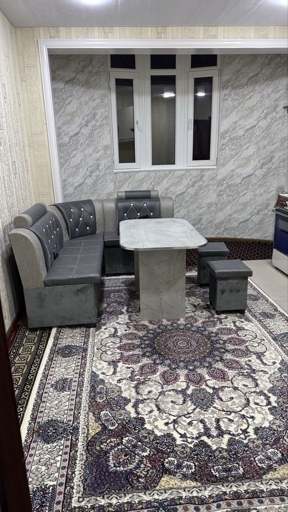 Kvartira sotiladi 2-xonali 57kv Qoratosh samarqand darvoza yangi remon