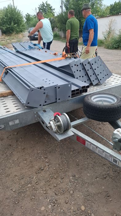 Vând structura metalică cu dimesiunea de 10x20x4 compusă din :
5 ferme