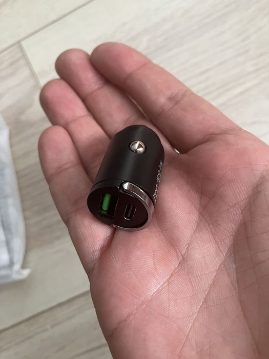 NOU Mini încărcător priza auto invizibil type c usb