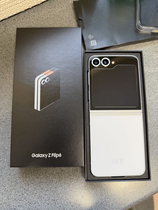 Samsung Galaxy Z Flip6