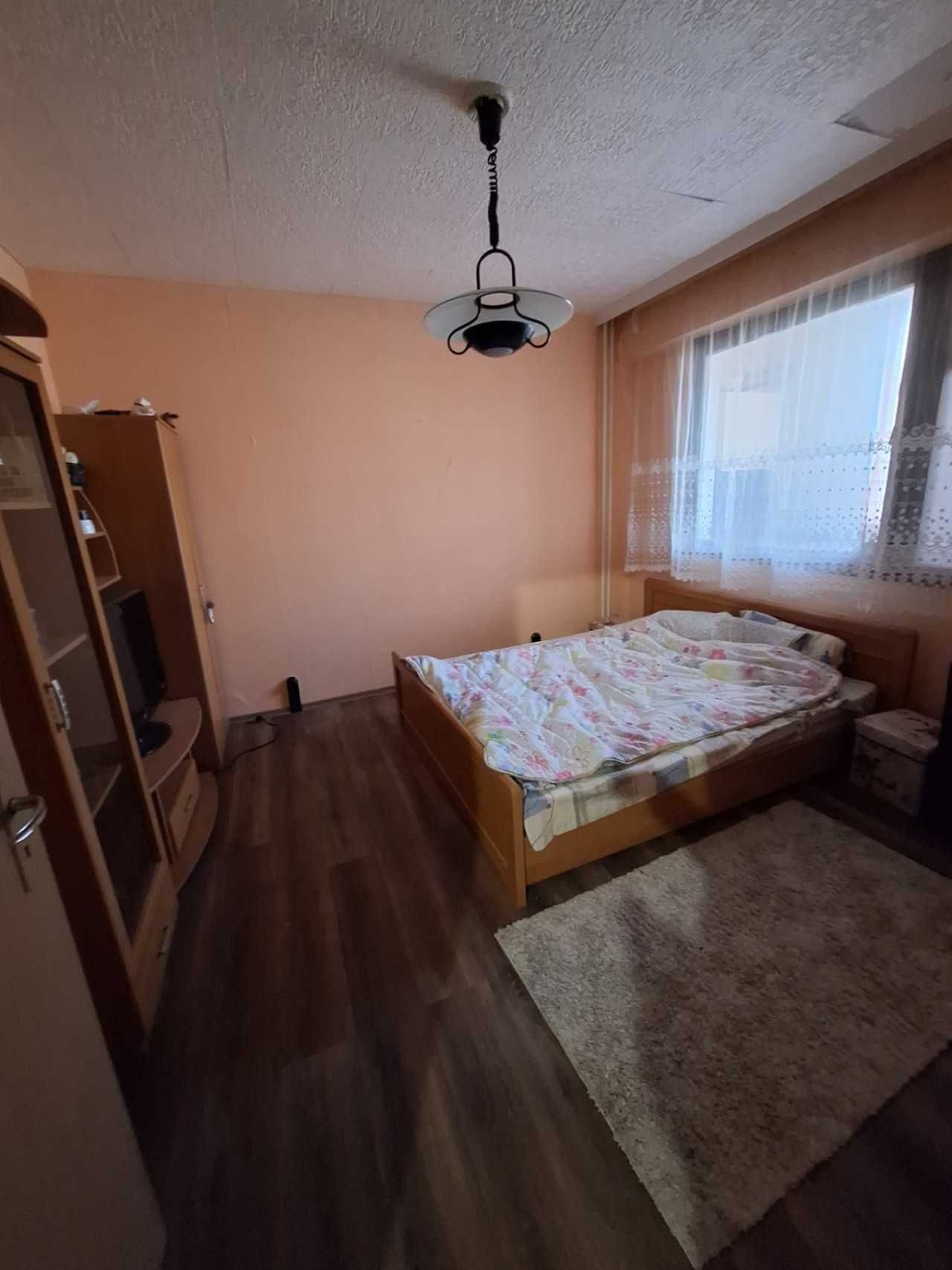 Двустаен апартамент в кв Кючук Париж