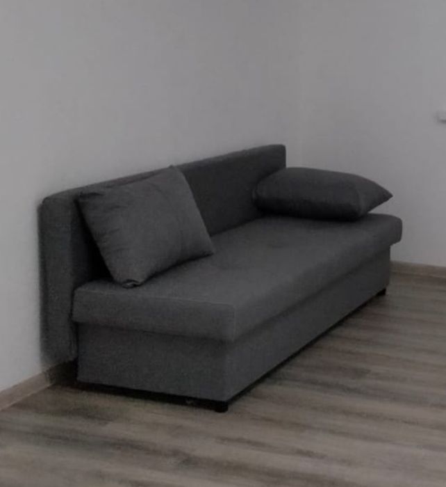 Срочно продам диван