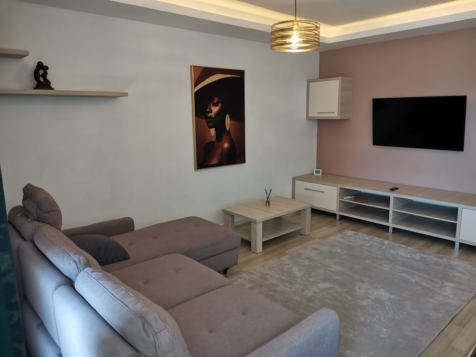 Persoana fizica - Apartament 3 camere zona BMW