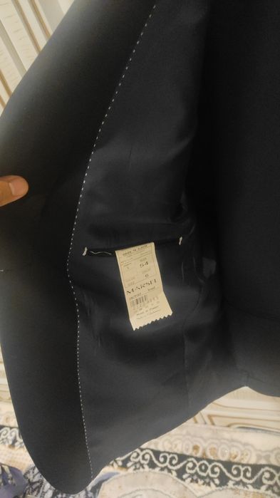 Kastyum shim sotiladi yangi kirilmagan