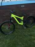 Vand commencal supreme dh v3 custom,in stare f buna