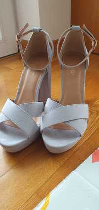 Официални дамски обувки в пастелно синьо