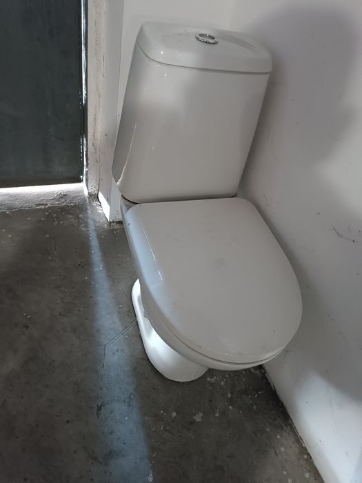 Продам унитаз в хорошем состоянии