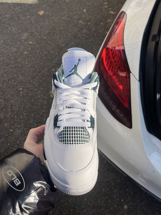 Jordan 4 Retro White