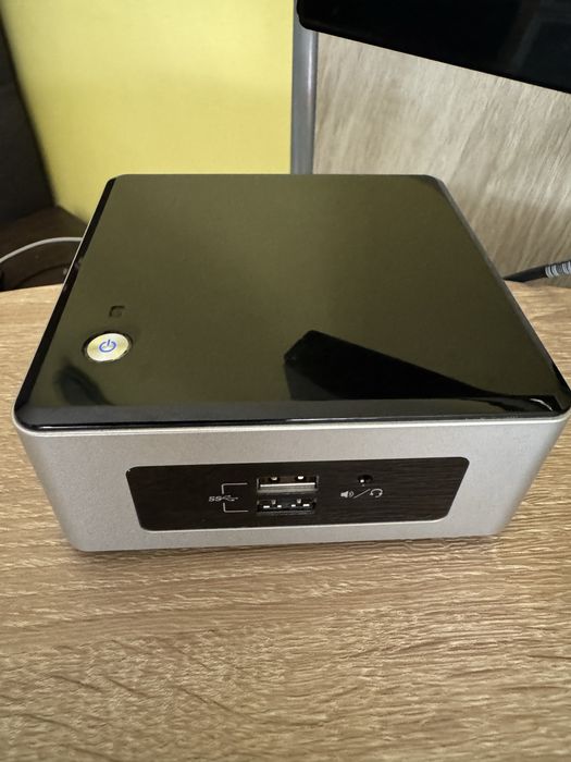 Mini PC Intel Nuc + Monitor Dell 21.5”