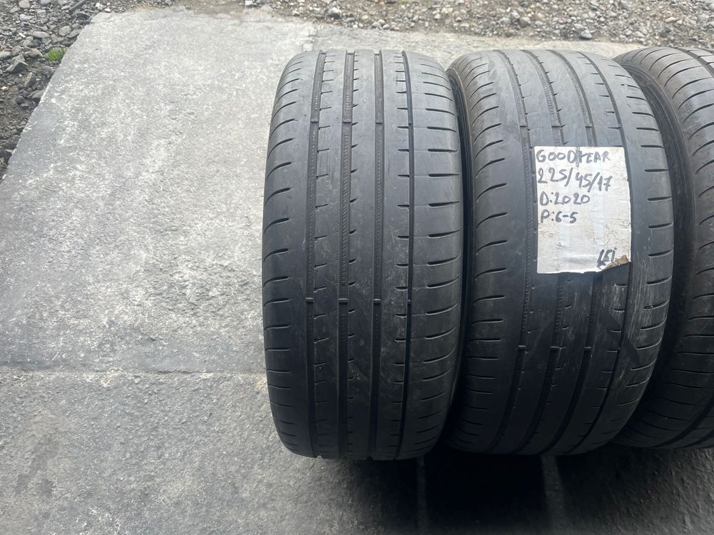 Anvelope vara 225/45/17 Goodyear