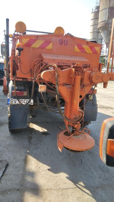 Unimog u1400 echipat de iarna