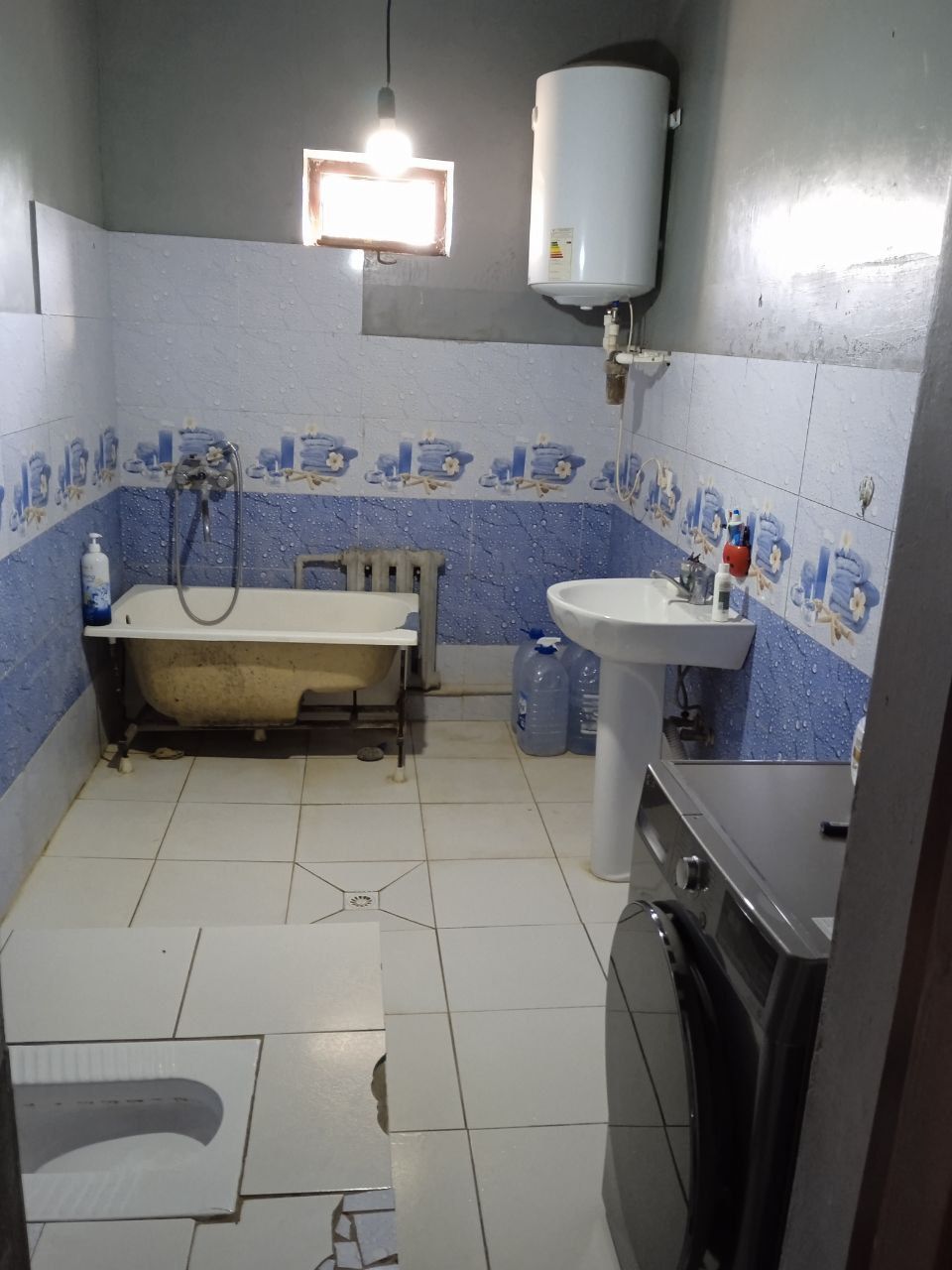 4 soti 4 xona uy sotiladi