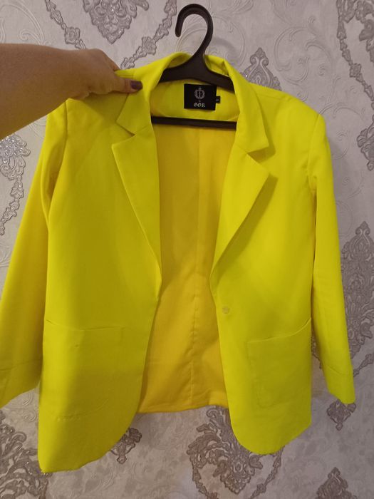 Продам пиджаки в отл состоянии