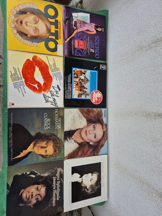 Vând Lot 150LP Discuri Vinil colectie muzica usoara straină mixta