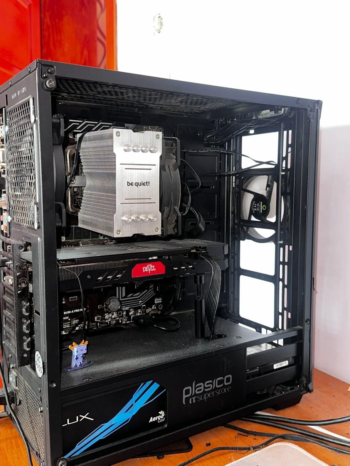 Продавам компютър става за игри