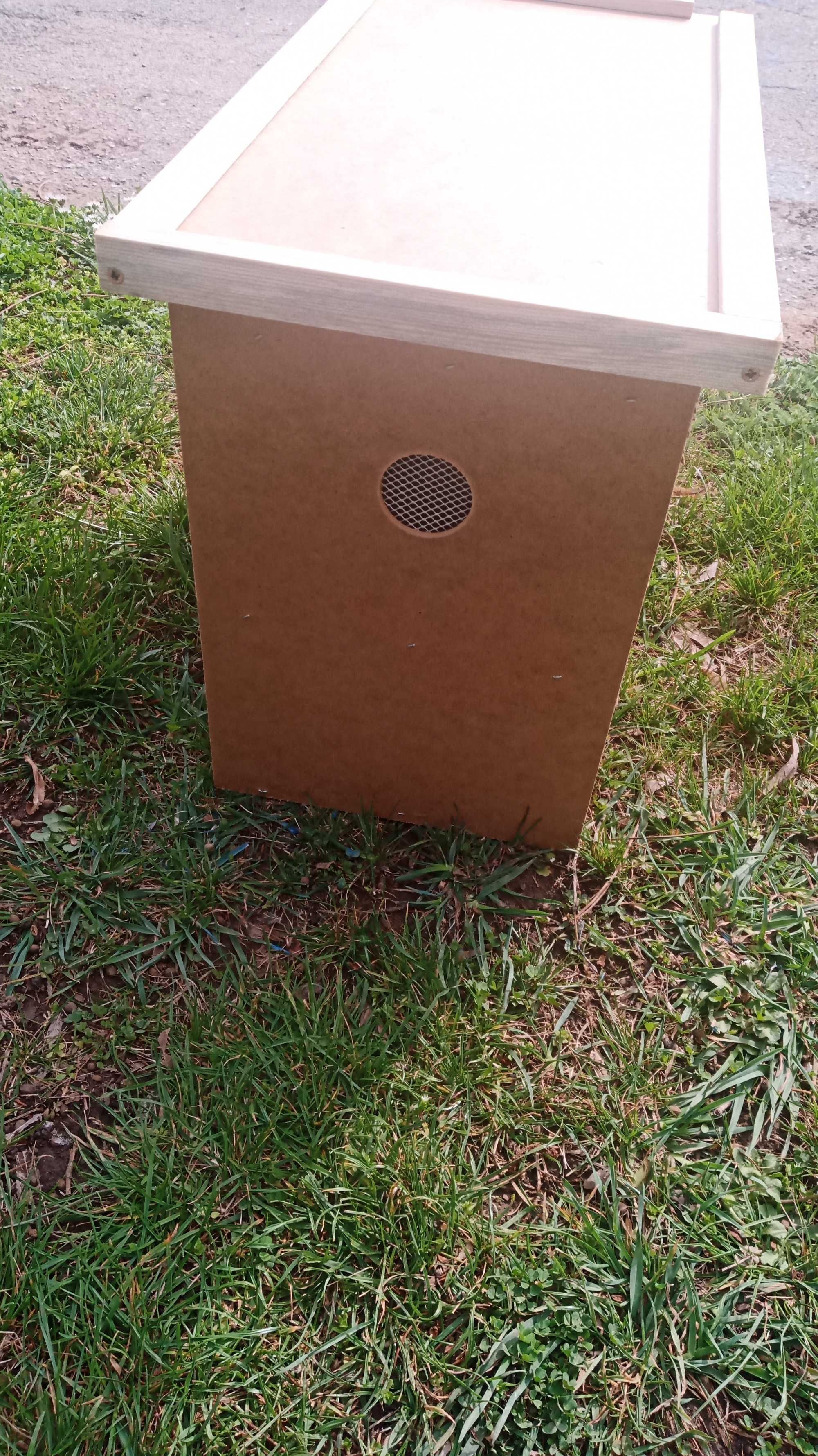 Кутии за отводки,Преносно сандъче за пчели и рамки.Работно сандъче
