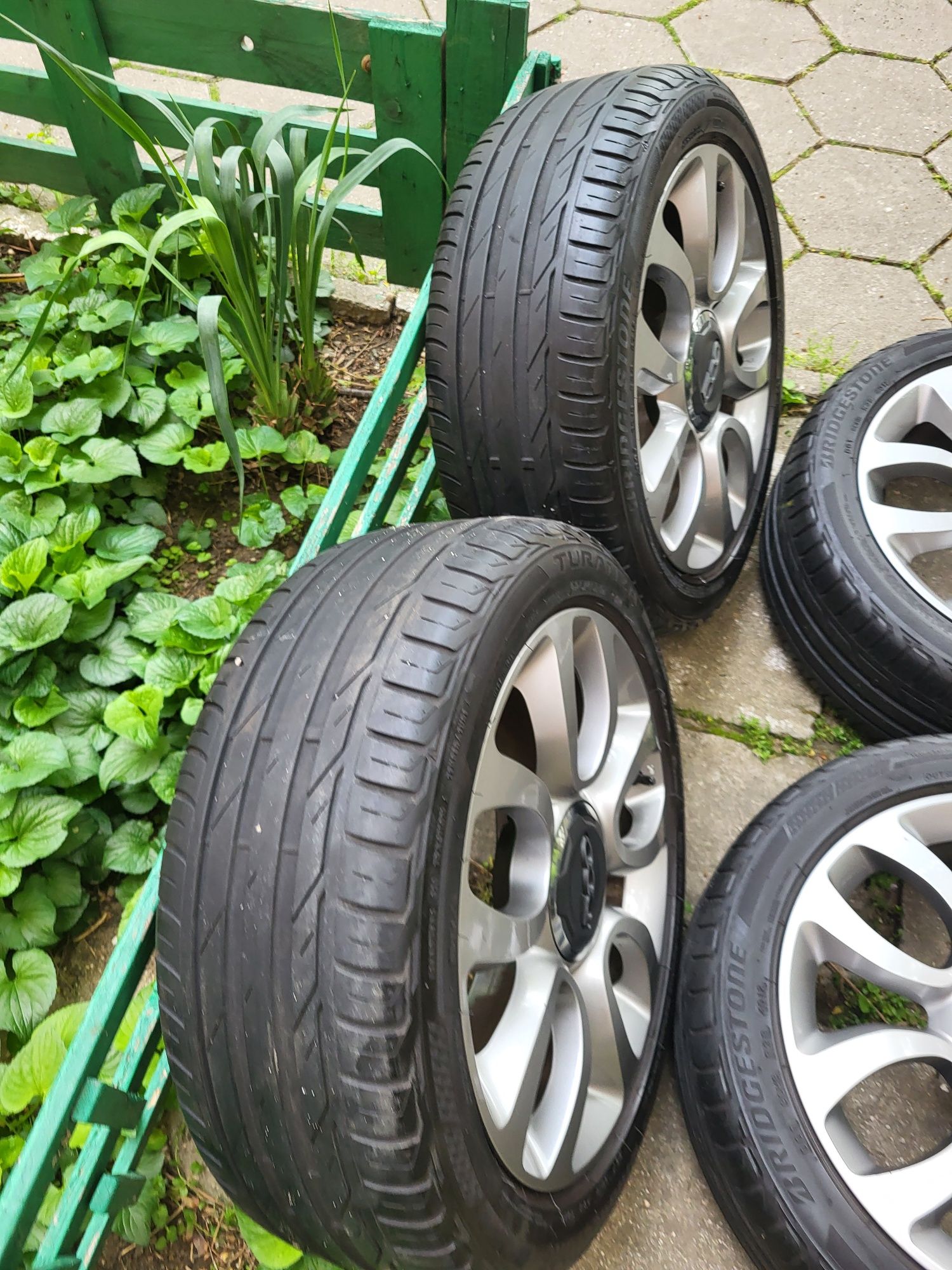 Джанти 17ки 5х98 за Fiat 500L с гуми Bridgestone