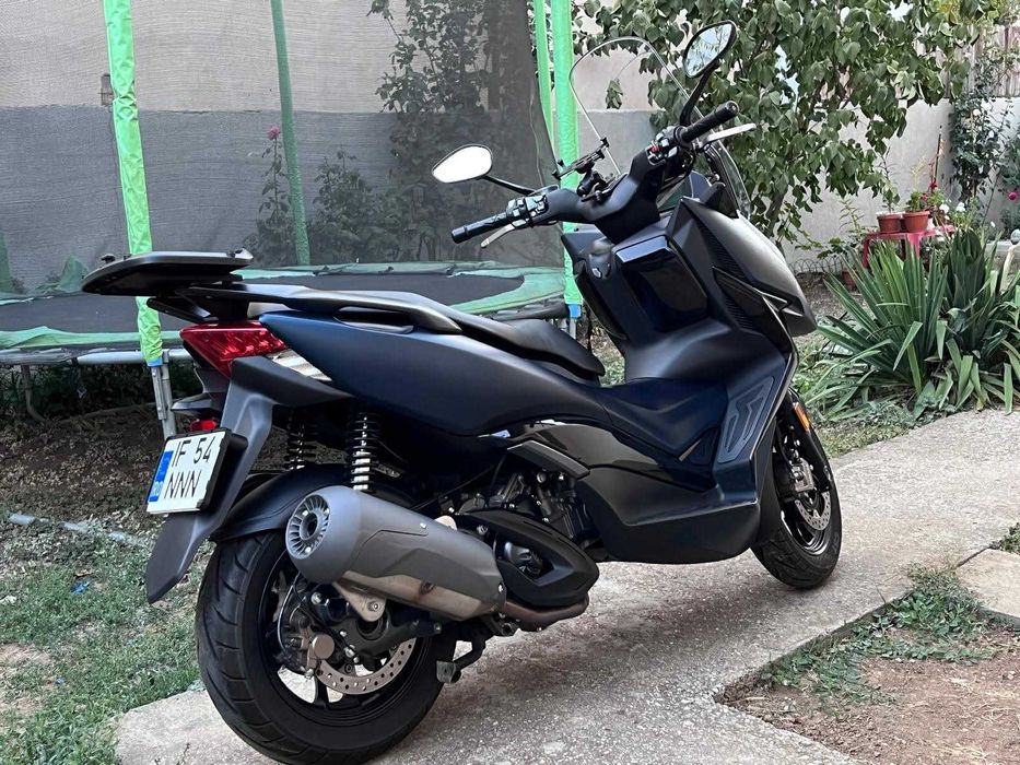 MaxiScuter Zontes M310, Moto Daytona (SYM), 10.000 km