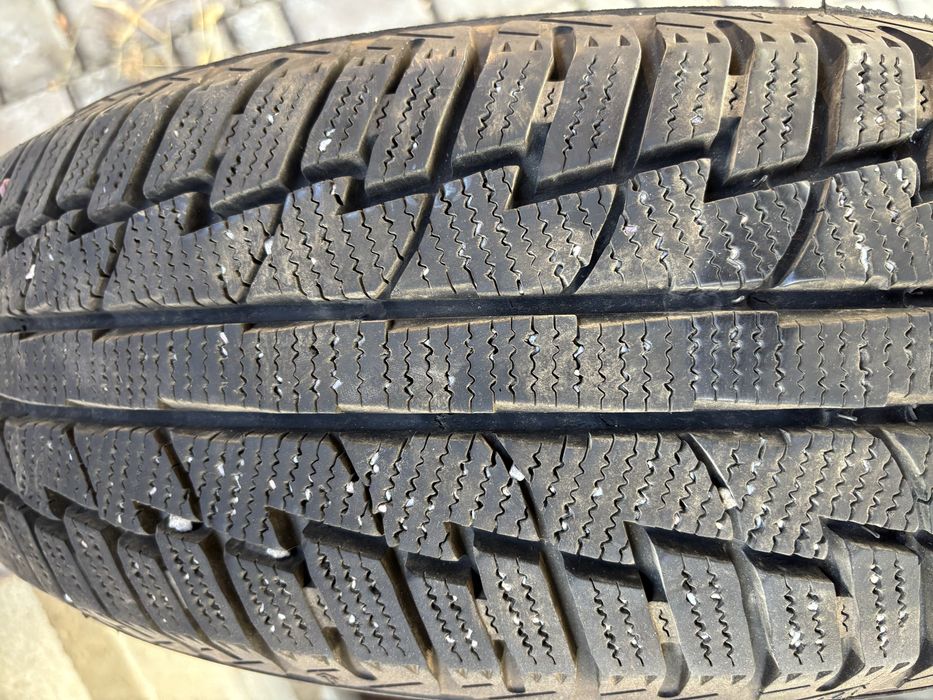 Шины зимние отличного качества