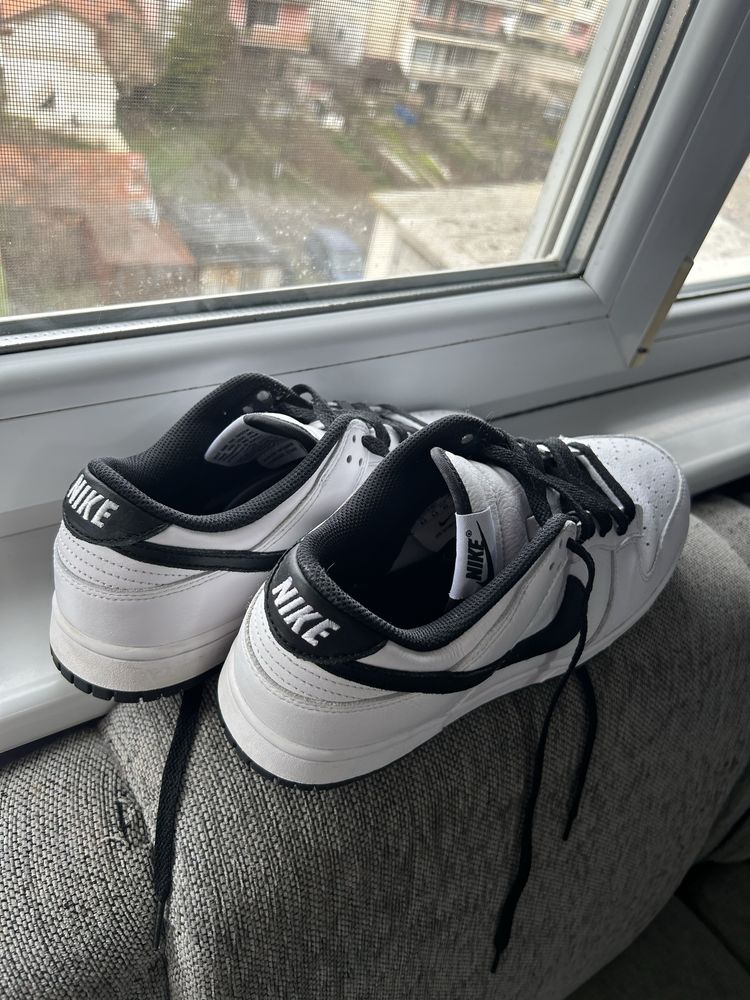 Nike dunk low panda