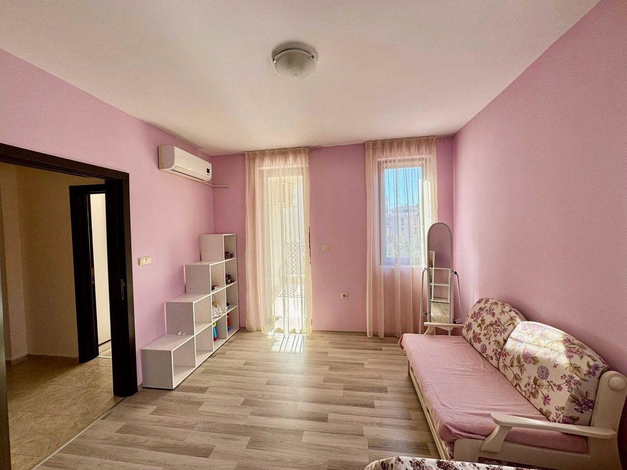Продава се Двустаен апартамент в с. Равда, Област Бургас - 56 кв.м за 1340 €/кв.м - Снимка #1