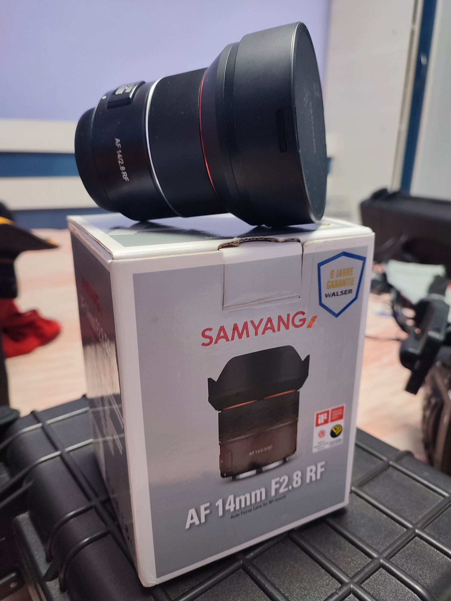 Obiectiv RF ,Samyang 14mmAF, montură Canon RF,și dock Samyang!