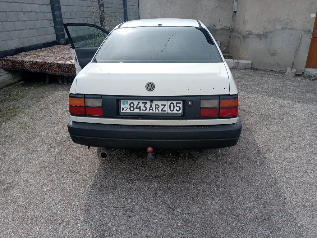 Авто Пассат б 3 1990 года,1,8 моно