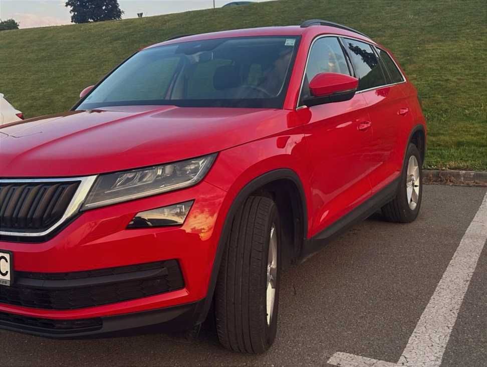 Skoda Kodiaq automată roșie