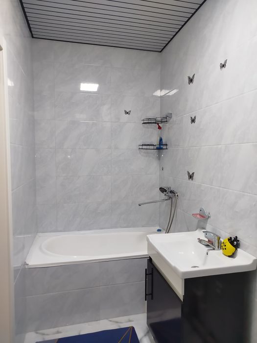 продается двух комнатная квартира в новом кирпичном доме в шестом