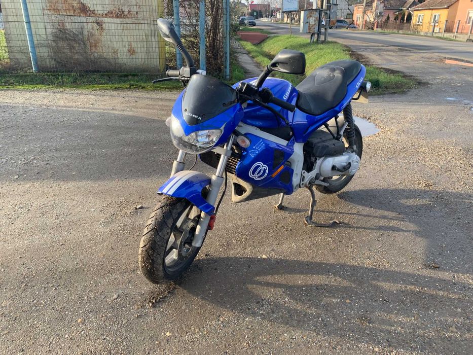 Vând motocicletă Gilera DNA 50cc