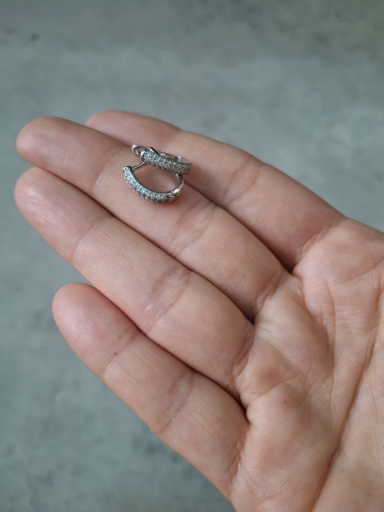Продам серебряные серьги и гвоздики