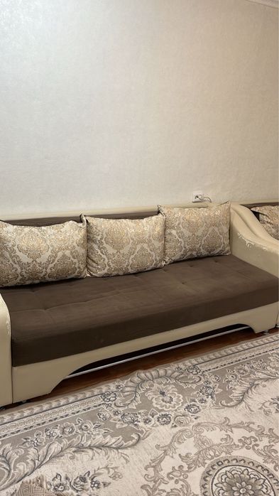 Диван с креслом