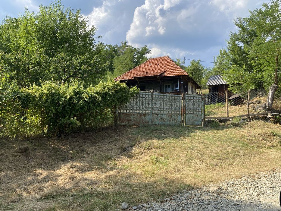 Vand Casă Batranească