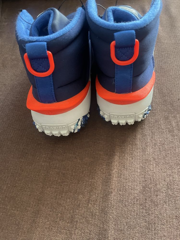 Оригинални зимни боти Adidas