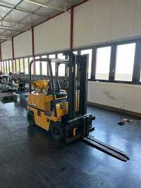 Stivuitor Caterpillar 2.5T