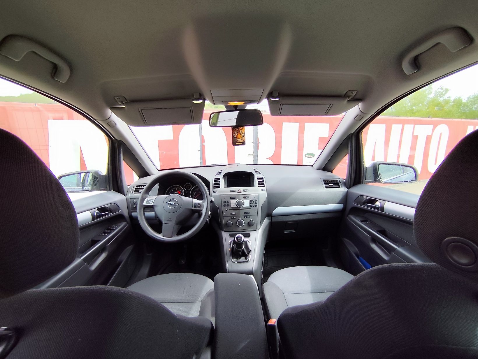 Rate Fixe TBI BANK și MOGO Opel Zafira 1.9D 7 Locuri