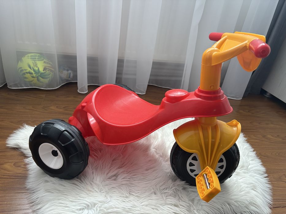 Vand tricicleta copii noua