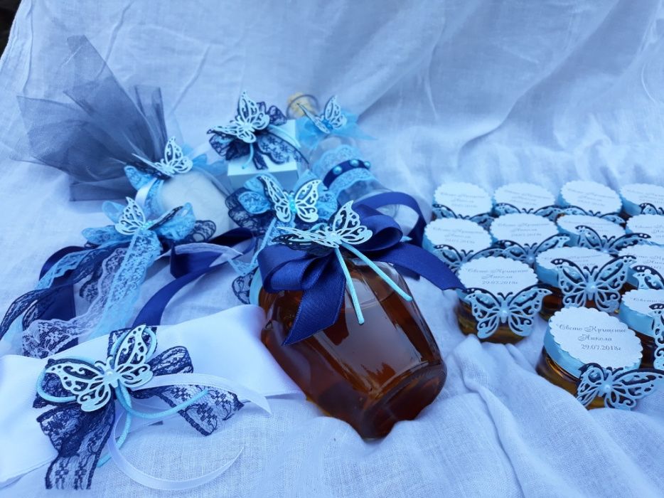 Бурканче с мед подарък за вашите гости