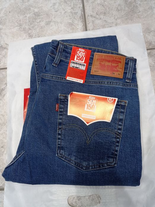 Джинсы LEVI'S лицензионные.