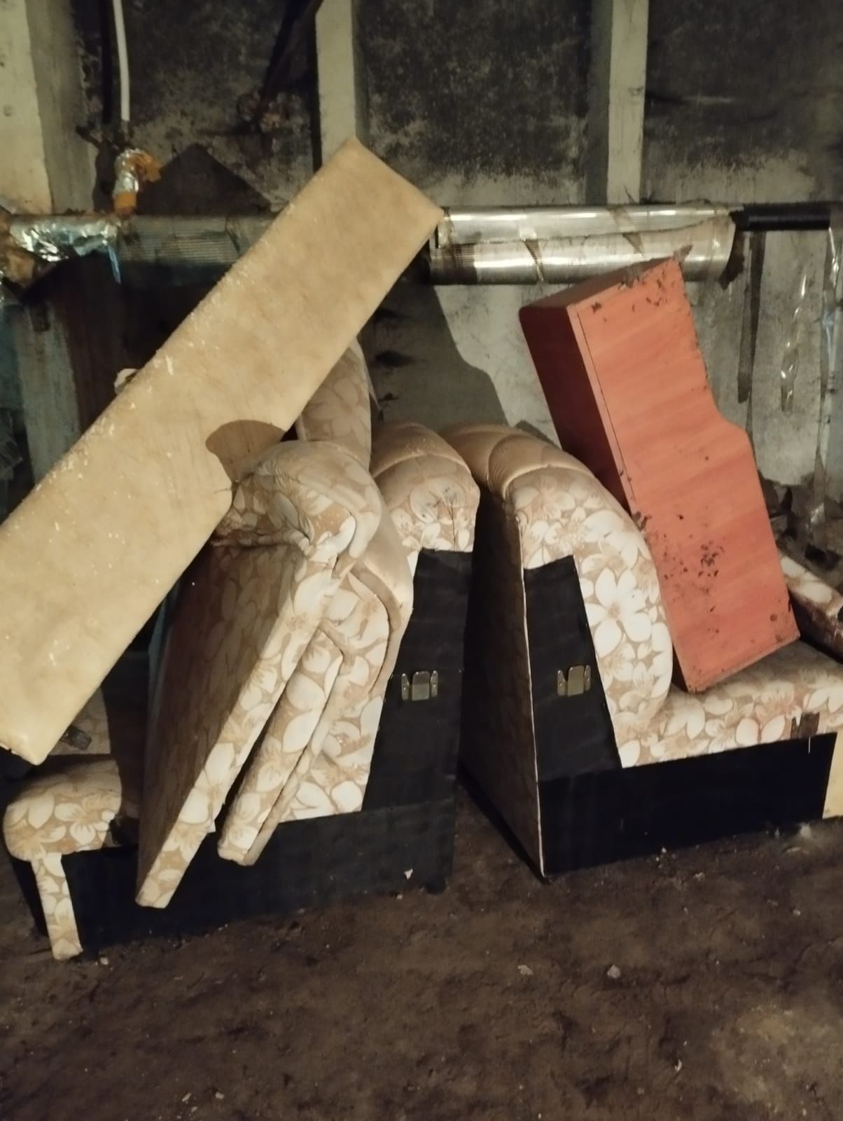 Продаем Диван в хорошем состояние