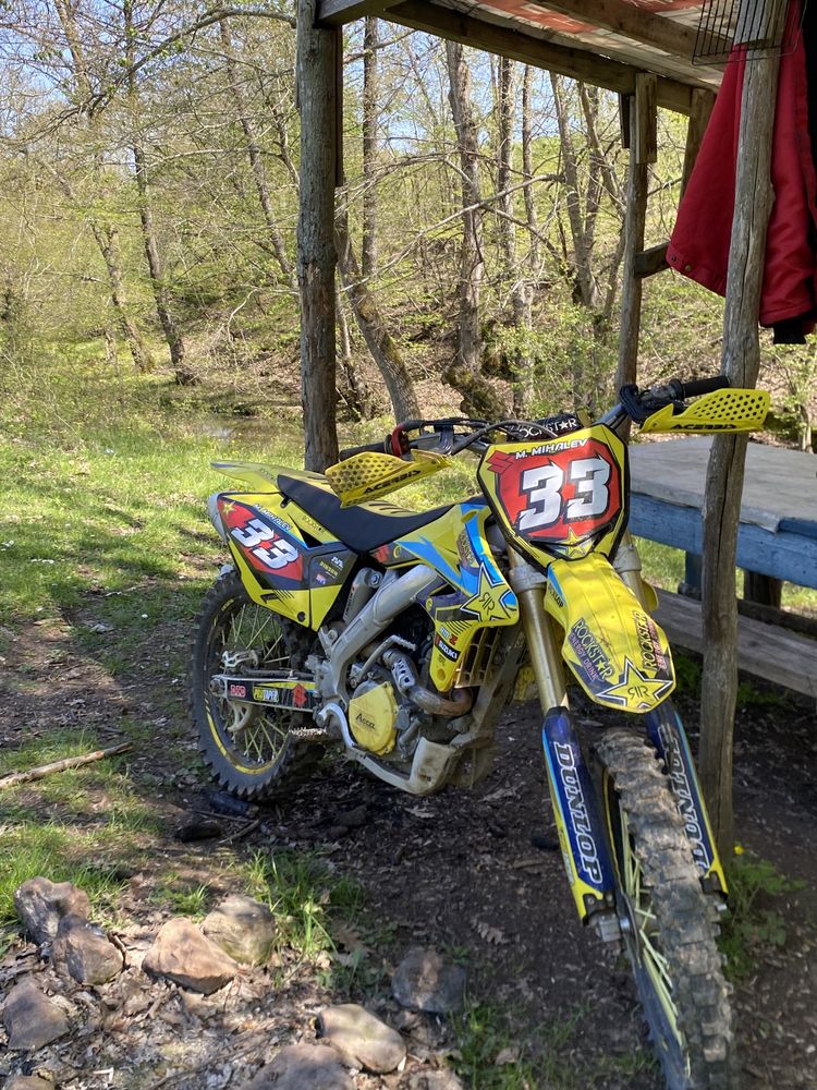 Пордава се suzuki rmz250 с докоменти мотора е слет основен ремонт