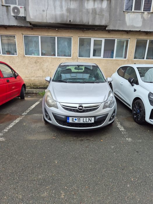 Opel Corsa alb cu 3 usi