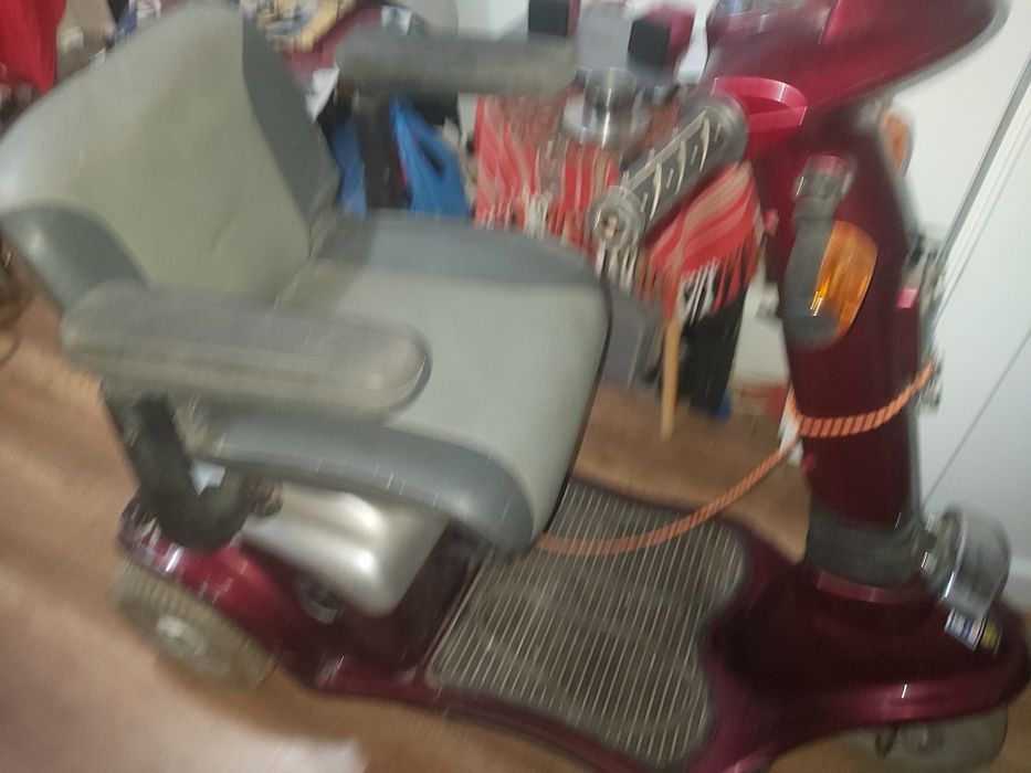Scuter electric pentru persoane cu dizabilități