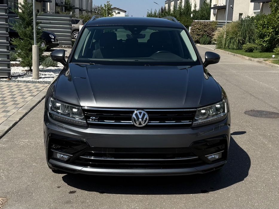 Volkswagen Tiguan Pachet R-Line/Stare perfecta/Revizie motor si cutie efectuate recent